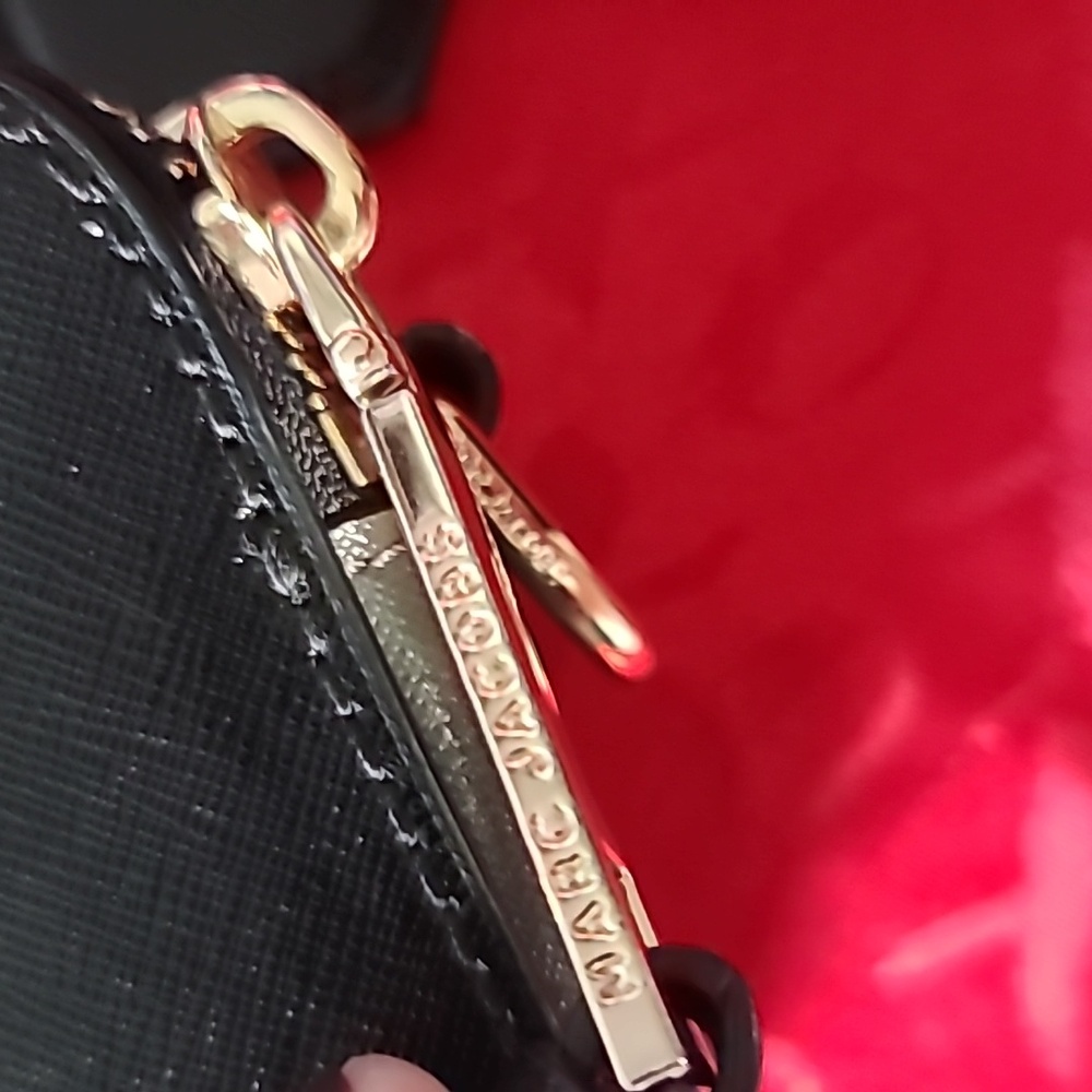 Marc Jacobs snapshot bag. Comes with pink bag strap. - Picture 5 of 6